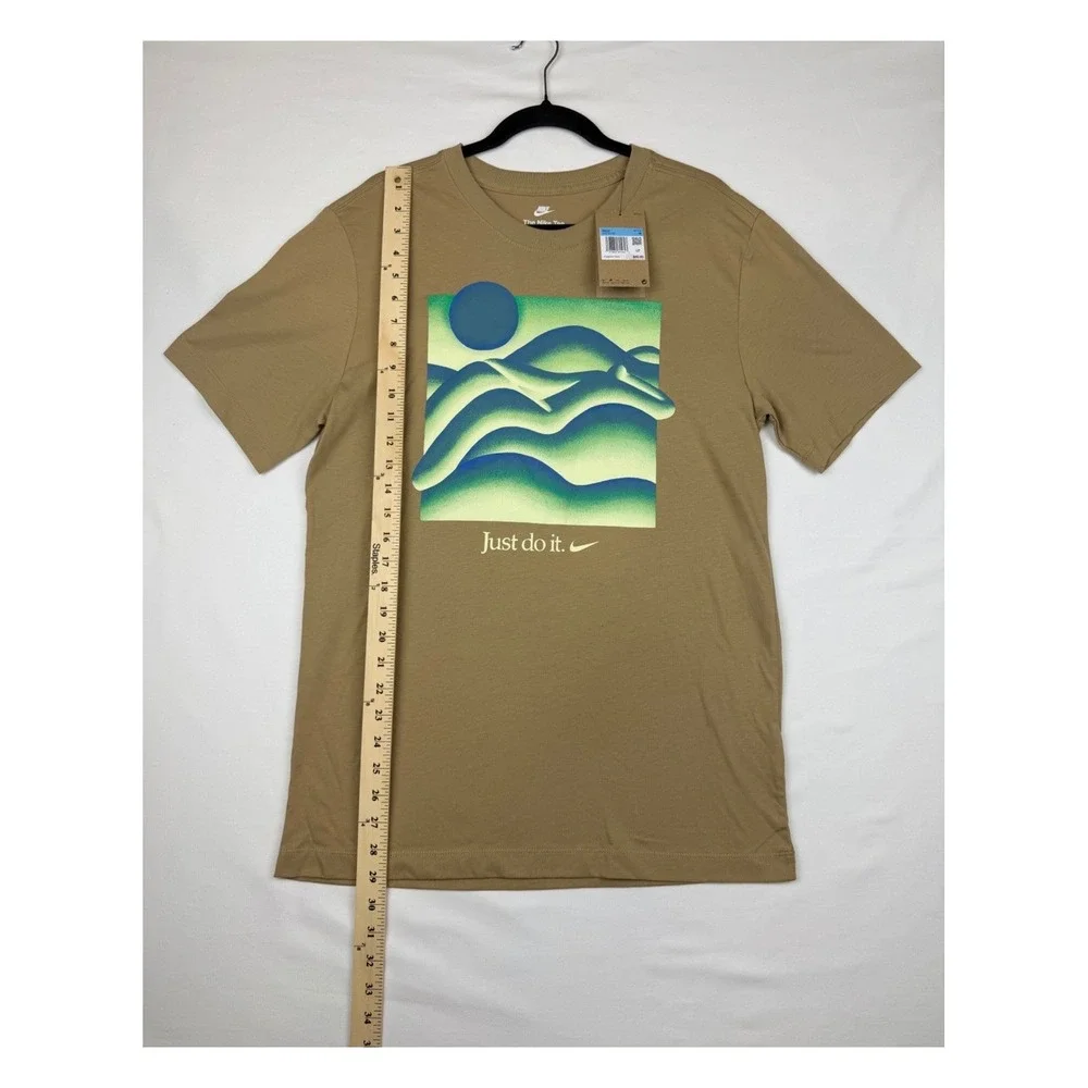 Nike Mens Just Do It Graphic T-Shirt Khaki Brown HJ0784-297 Medium NWT